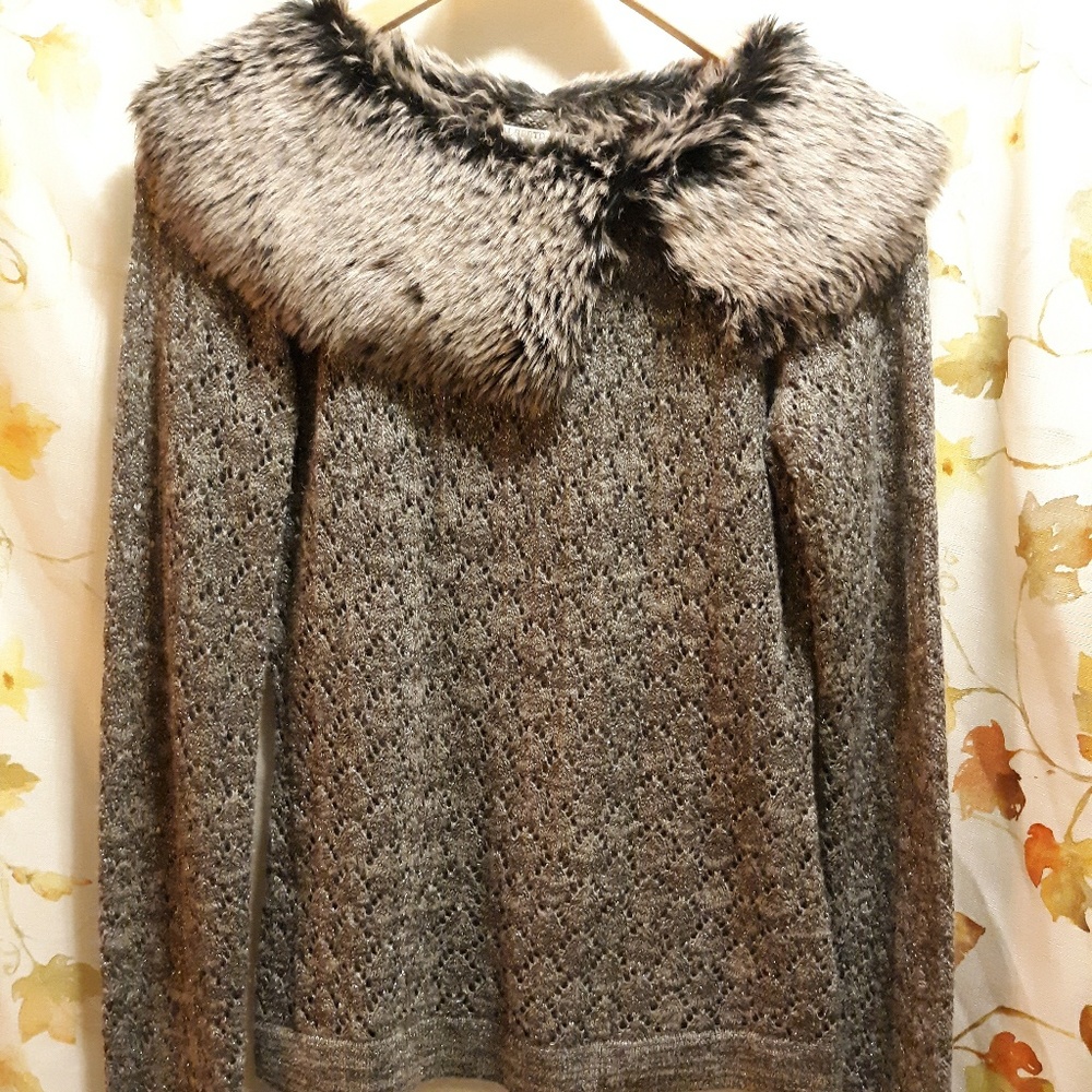 Alberto Makali long sleeve sweater, fur collar